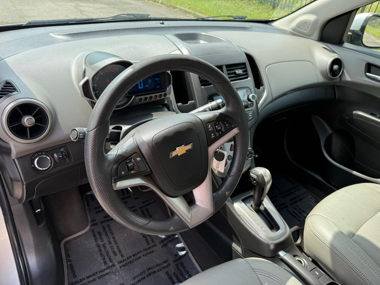 Chevrolet Sonic 2LT 5-Door 2012