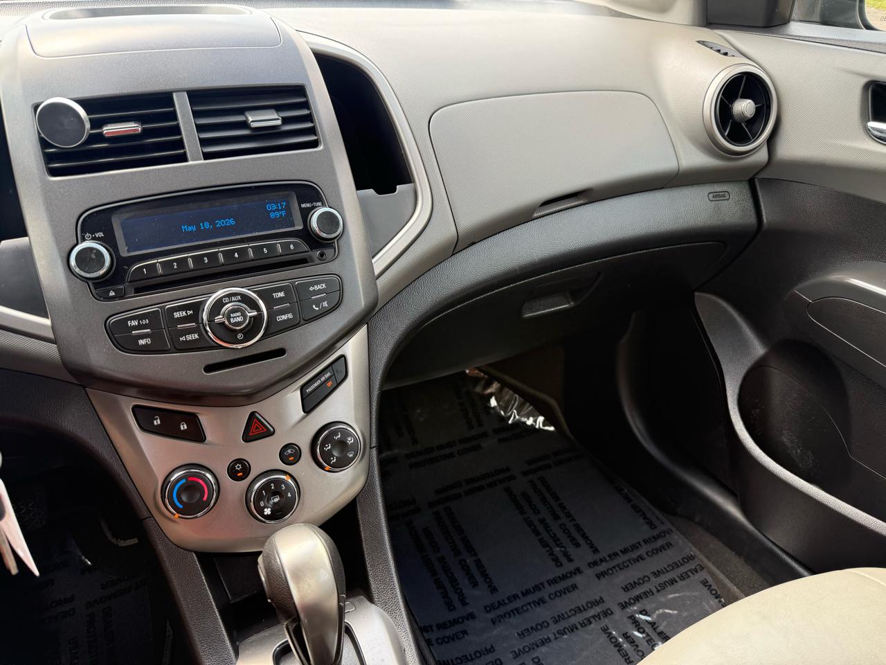 Chevrolet Sonic 2LT 5-Door 2012