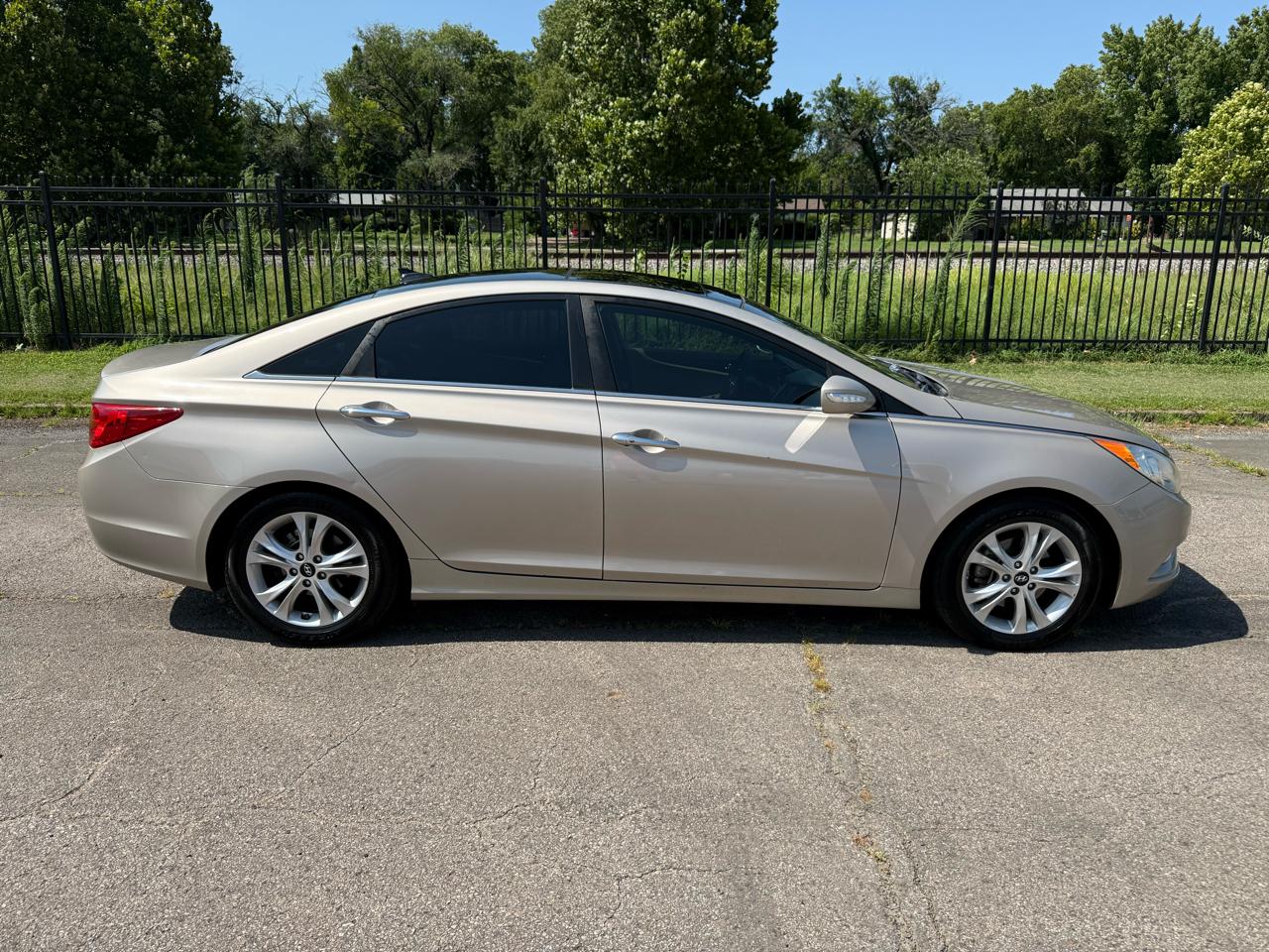 Hyundai Sonata Limited Auto 2012