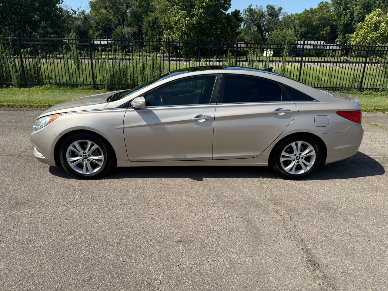Hyundai Sonata Limited Auto 2012