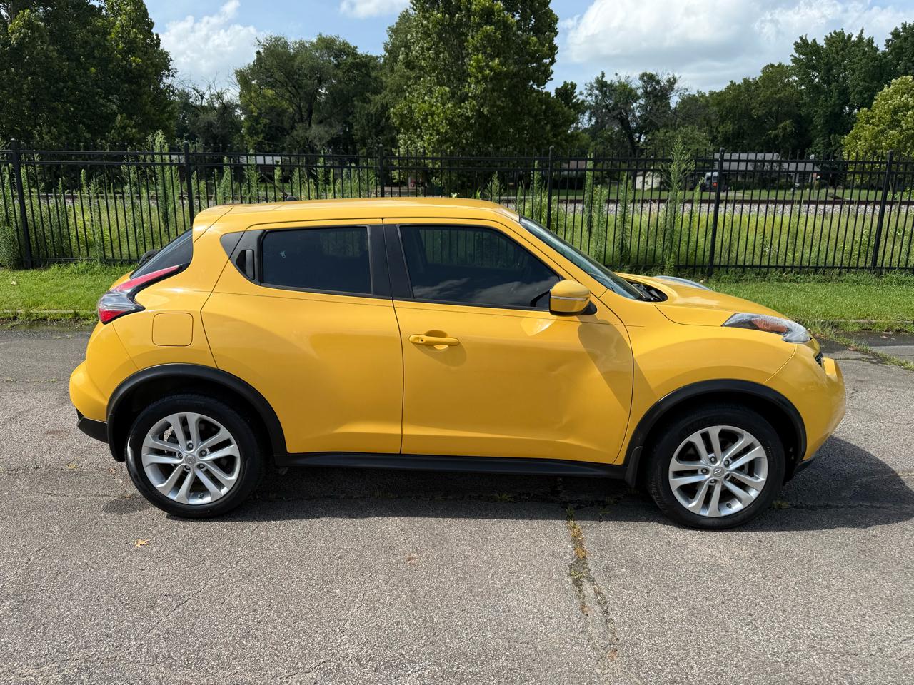 Nissan Juke S FWD 2015