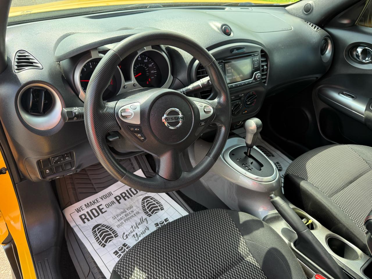 Nissan Juke S FWD 2015