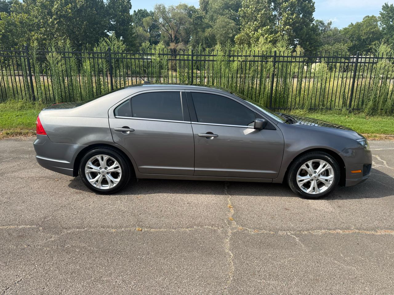 Ford Fusion SE 2012
