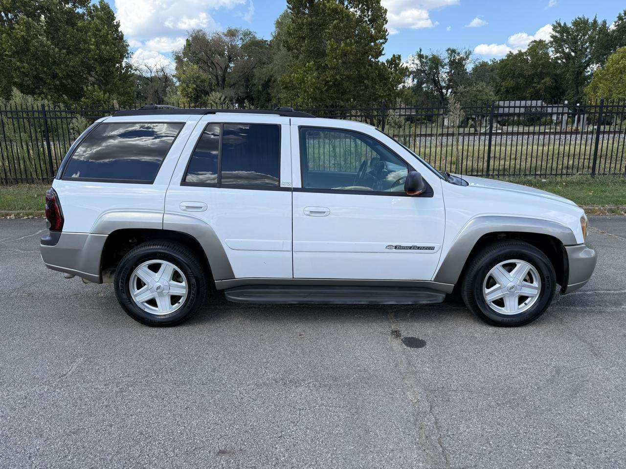 Chevrolet TrailBlazer LS 2WD 2003