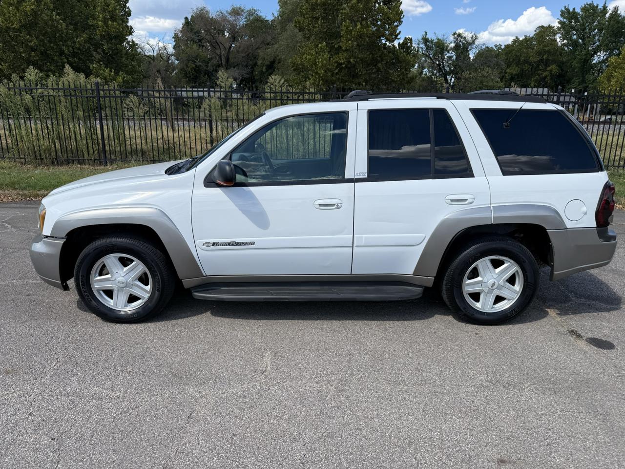 Chevrolet TrailBlazer LS 2WD 2003