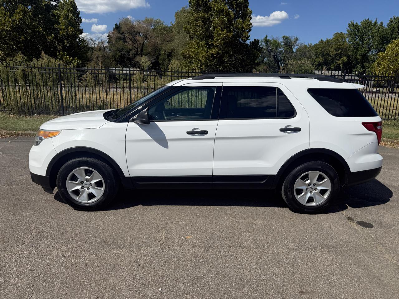 Ford Explorer Base FWD 2014