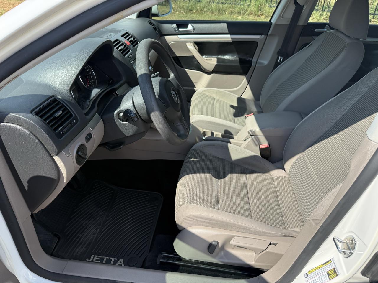 Volkswagen Jetta S 2010