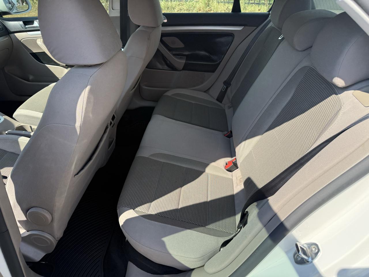 Volkswagen Jetta S 2010
