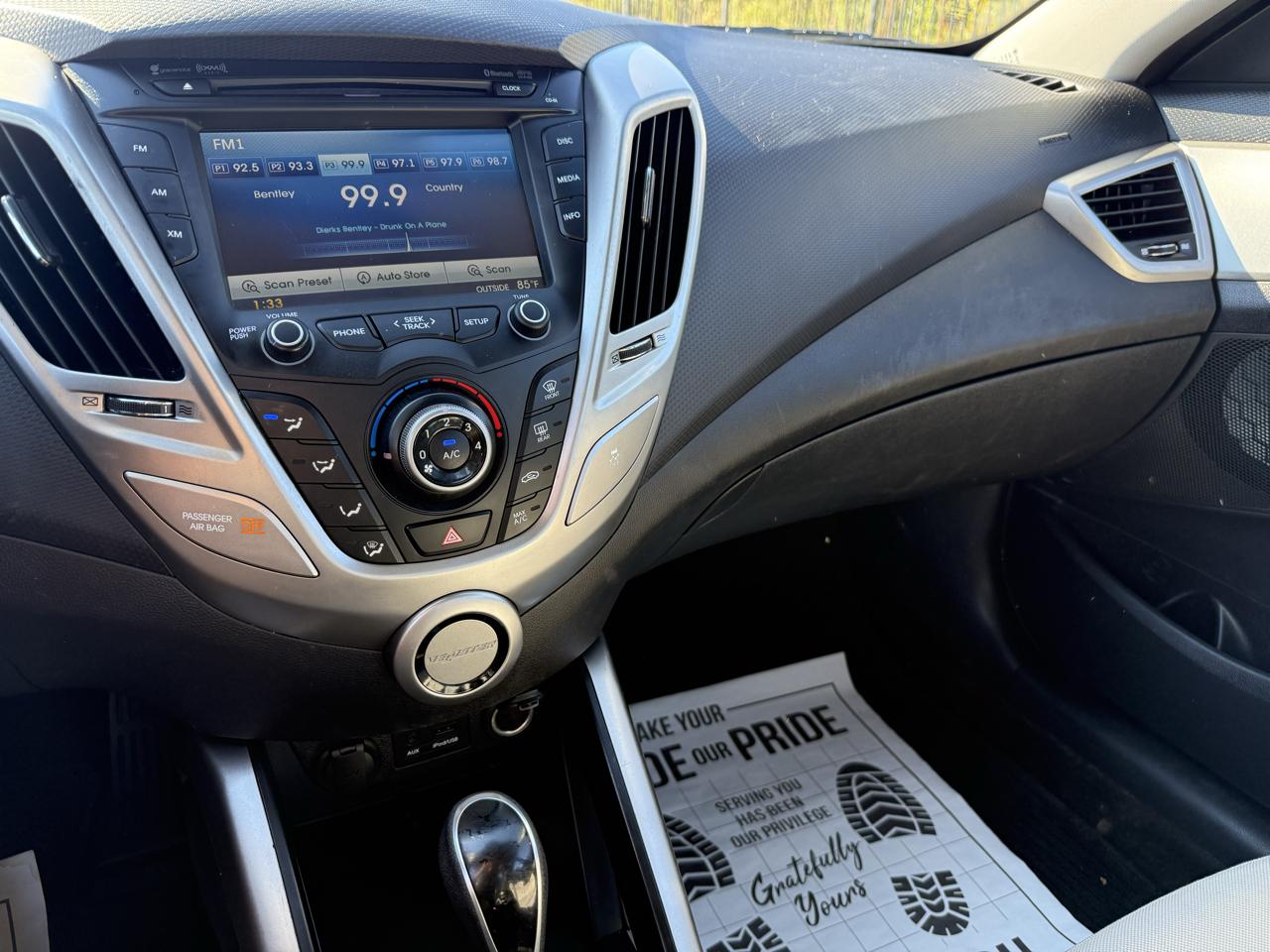 Hyundai Veloster Base 2013