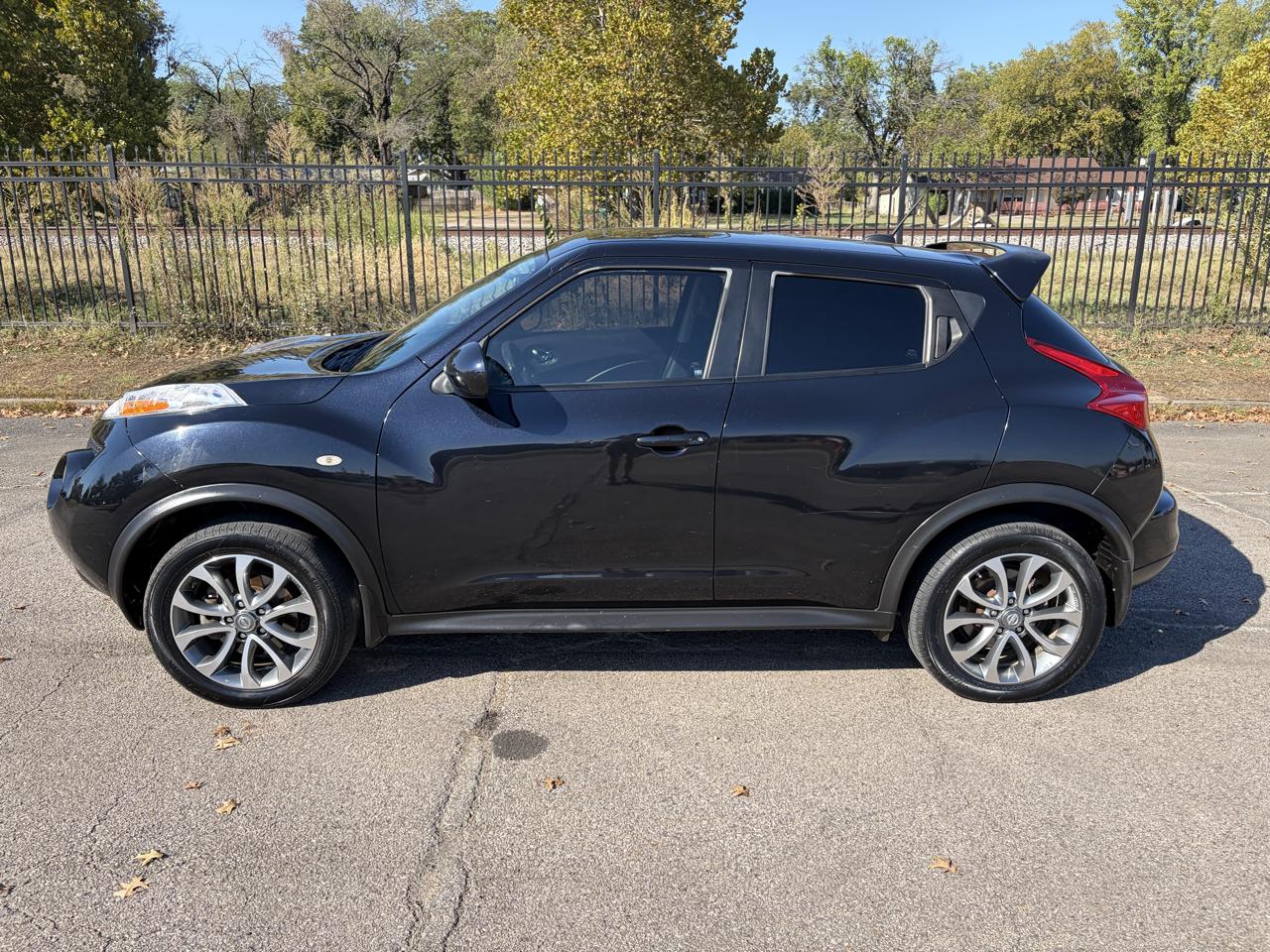 Nissan Juke S FWD 2011