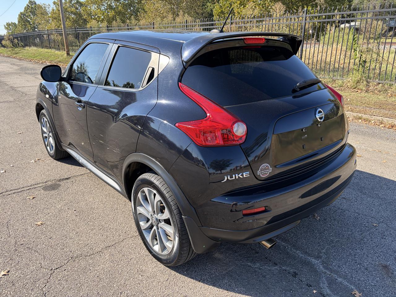 Nissan Juke S FWD 2011