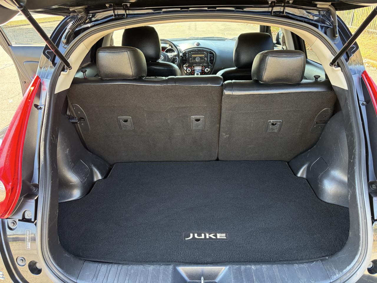 Nissan Juke S FWD 2011