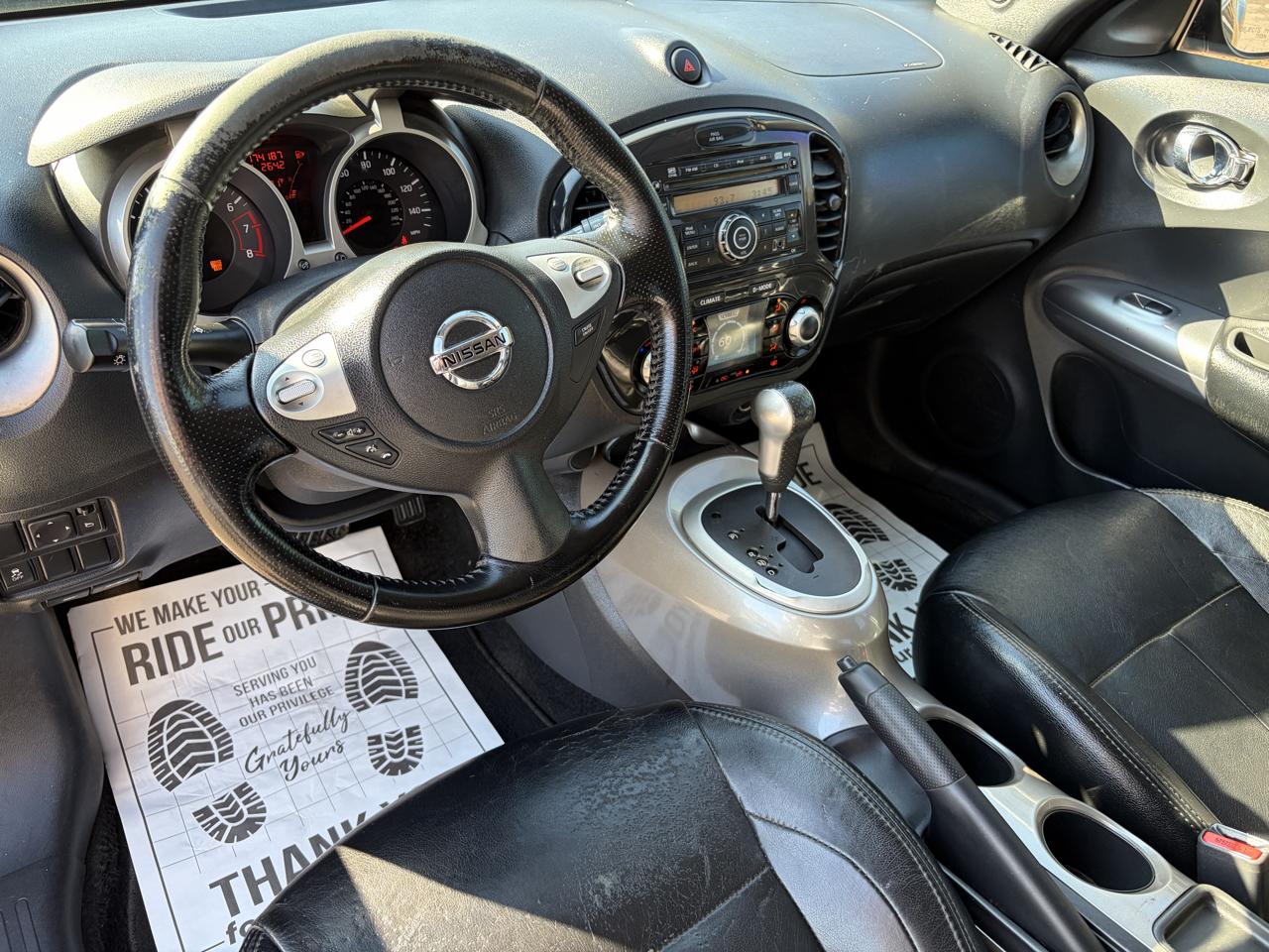 Nissan Juke S FWD 2011