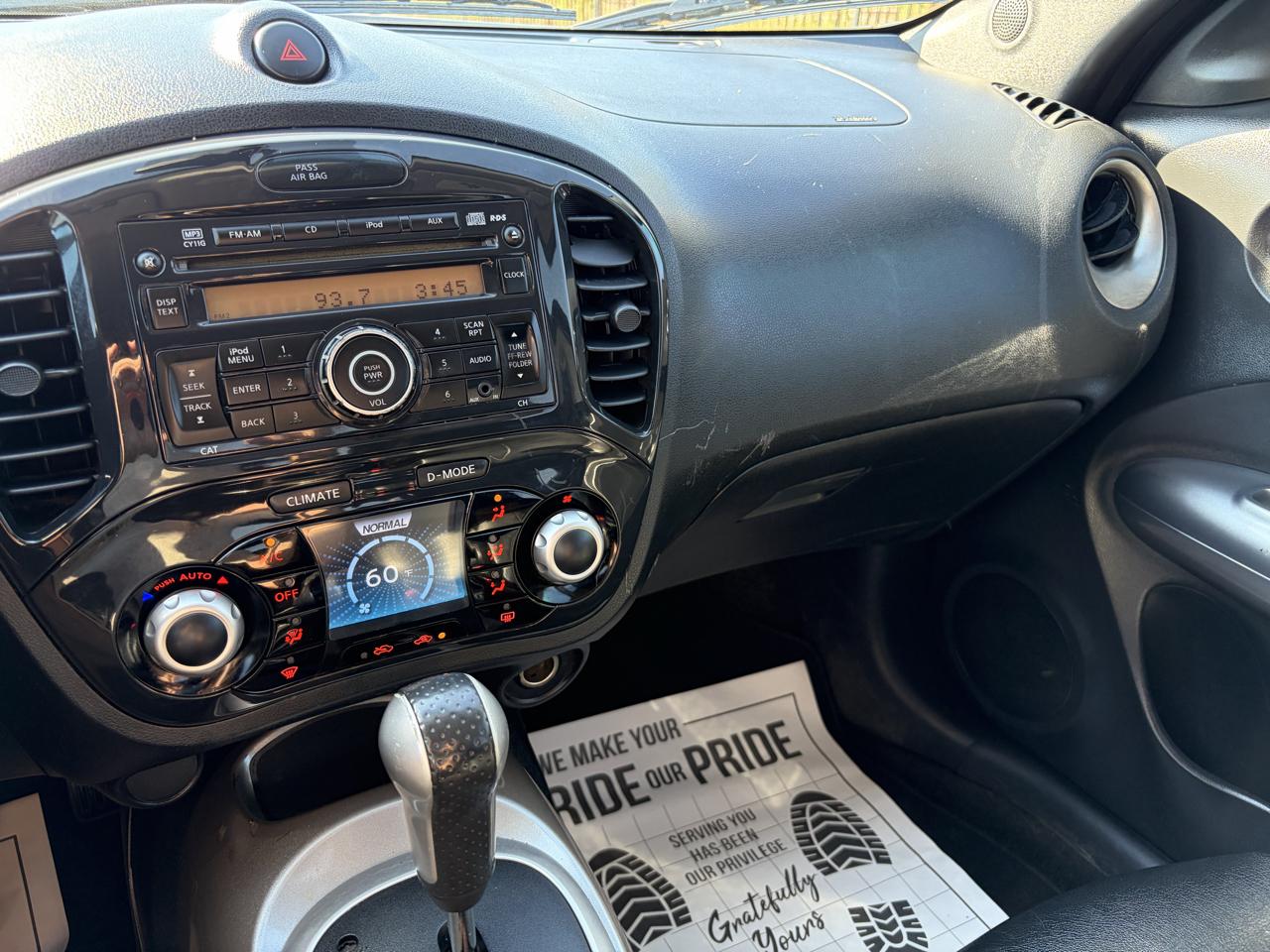 Nissan Juke S FWD 2011
