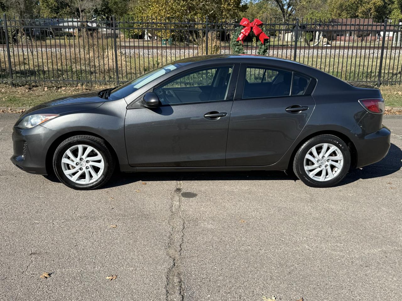 Mazda MAZDA3 i Touring 4-door 2012