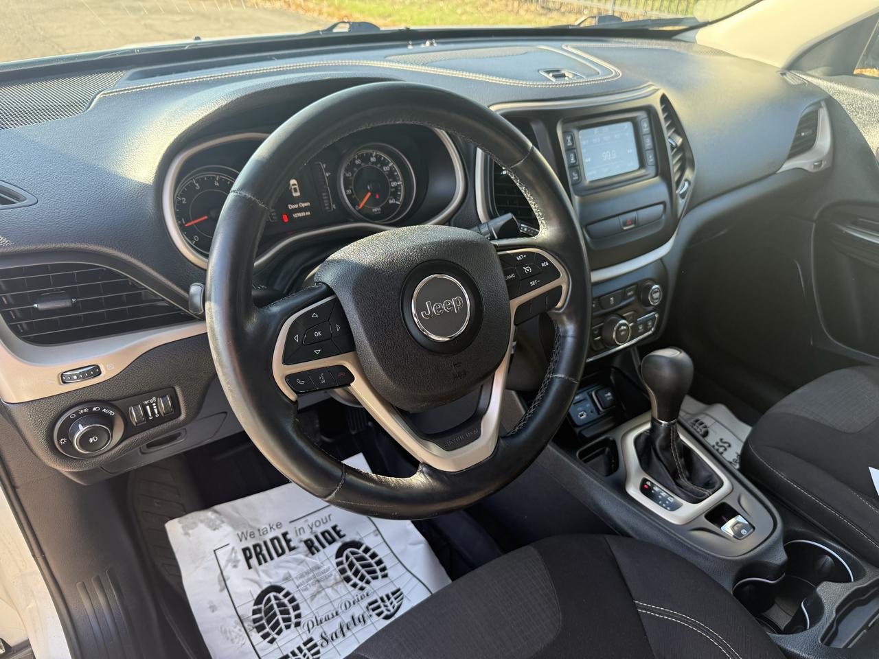 Jeep Cherokee Latitude FWD 2015
