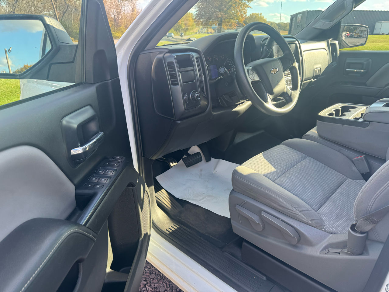 Chevrolet Silverado 1500 2WD Crew Cab 143.5" LS 2015 Chevrolet Silverado 1500 2WD Crew Cab 143.5" LS 2015