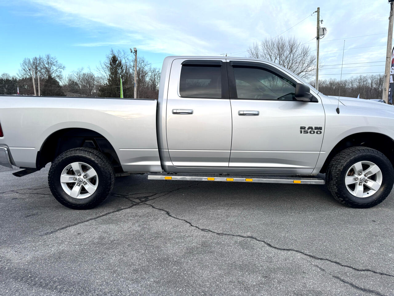 RAM 1500 SLT 4x4 Quad Cab 6'4" Box 2017