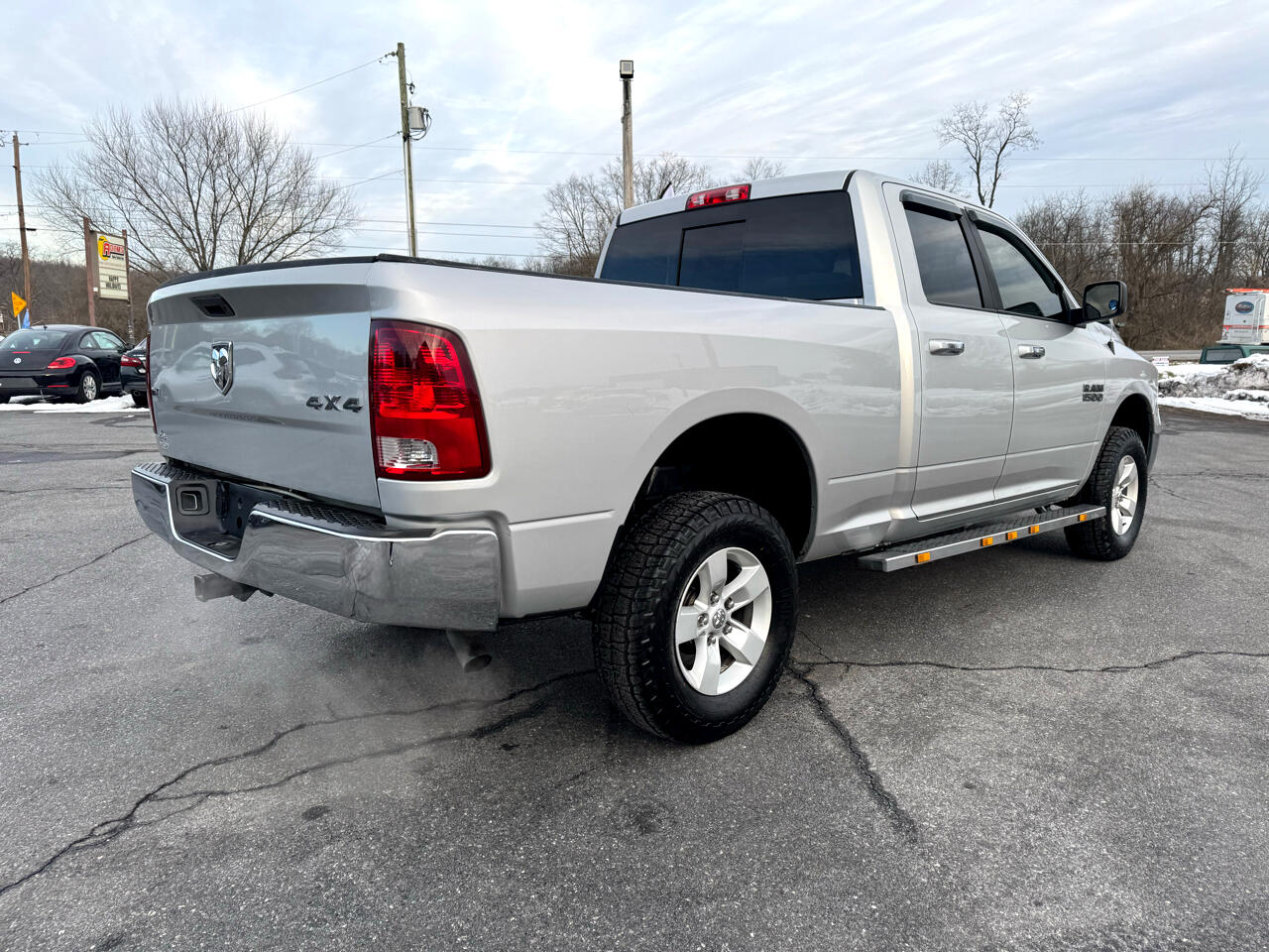 RAM 1500 SLT 4x4 Quad Cab 6'4" Box 2017