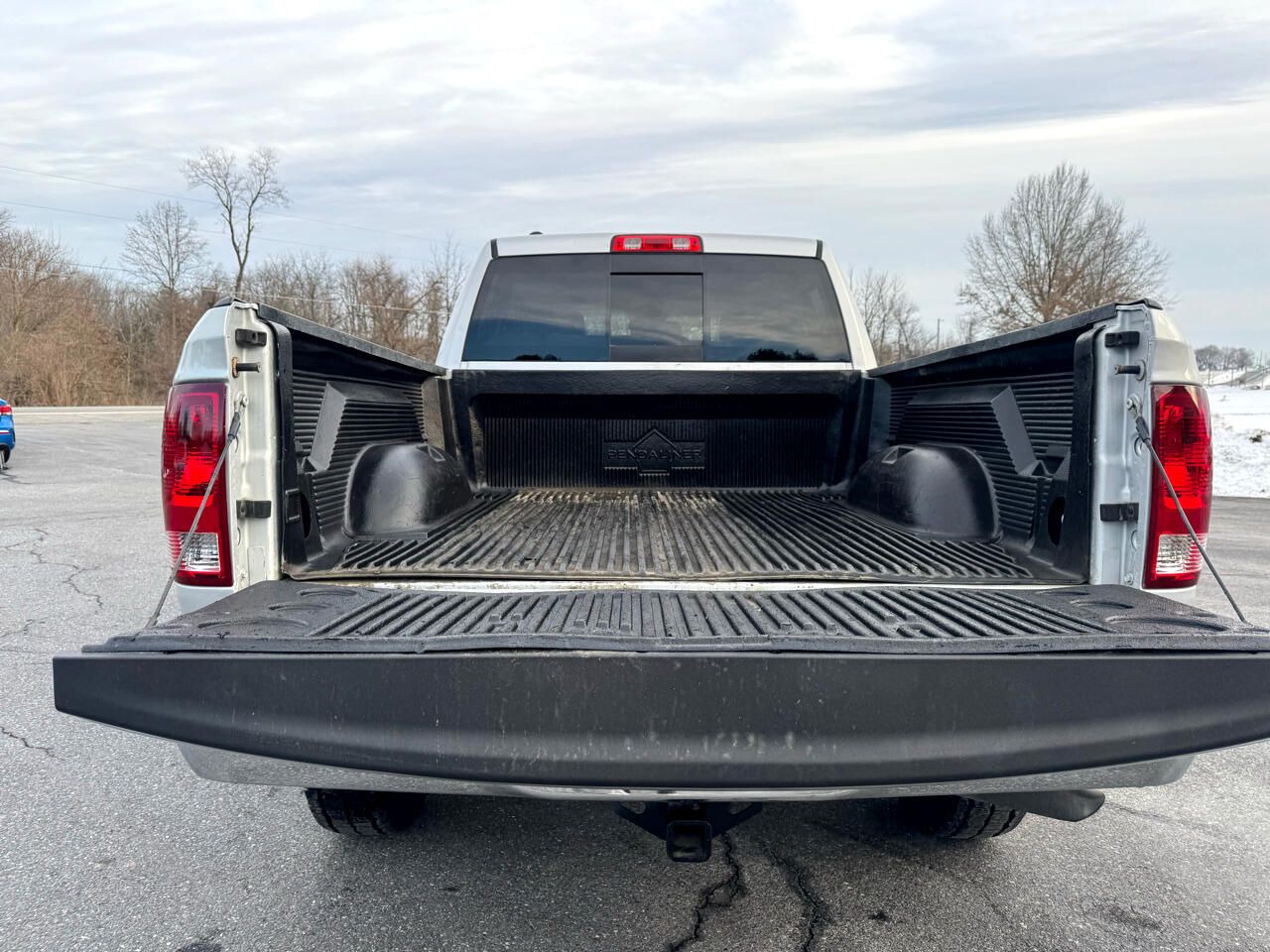 RAM 1500 SLT 4x4 Quad Cab 6'4" Box 2017