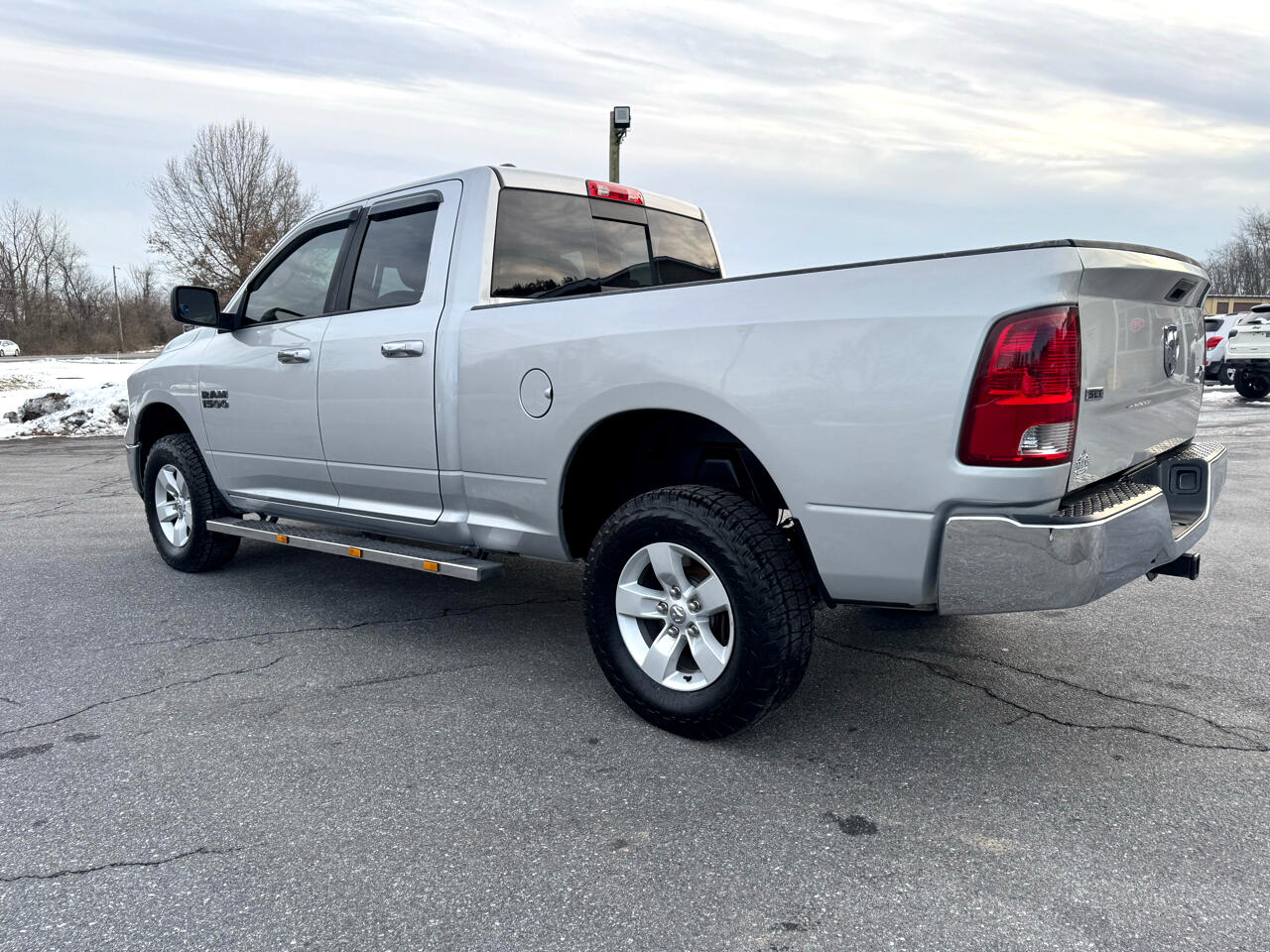 RAM 1500 SLT 4x4 Quad Cab 6'4" Box 2017
