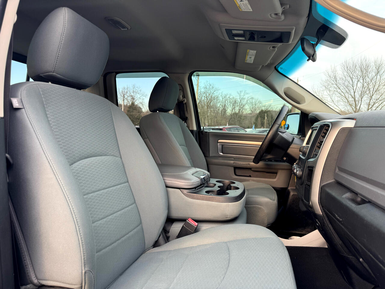 RAM 1500 SLT 4x4 Quad Cab 6'4" Box 2017