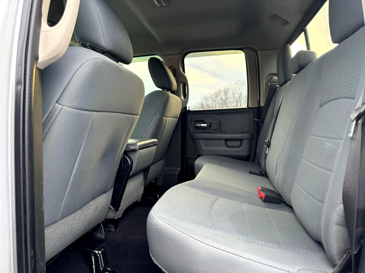 RAM 1500 SLT 4x4 Quad Cab 6'4" Box 2017