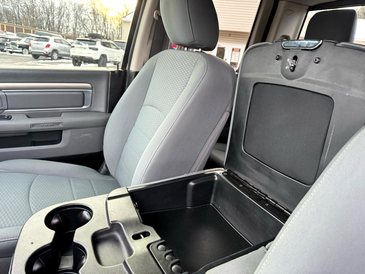 RAM 1500 SLT 4x4 Quad Cab 6'4" Box 2017