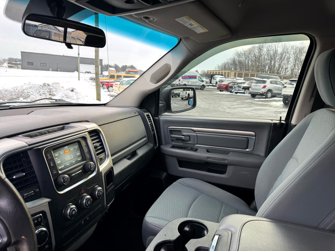 RAM 1500 SLT 4x4 Quad Cab 6'4" Box 2017