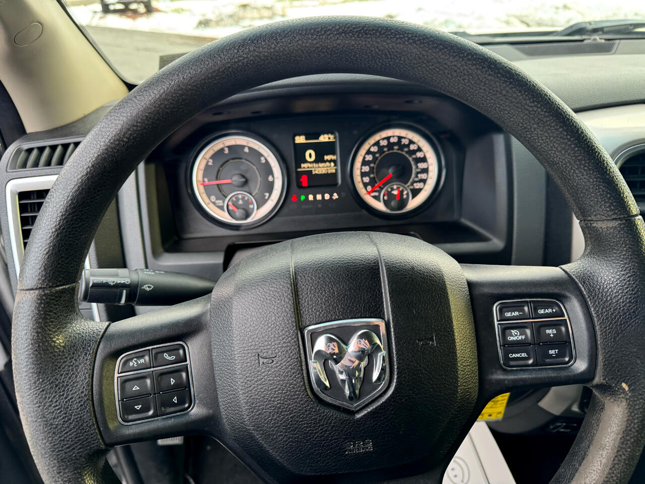 RAM 1500 SLT 4x4 Quad Cab 6'4" Box 2017