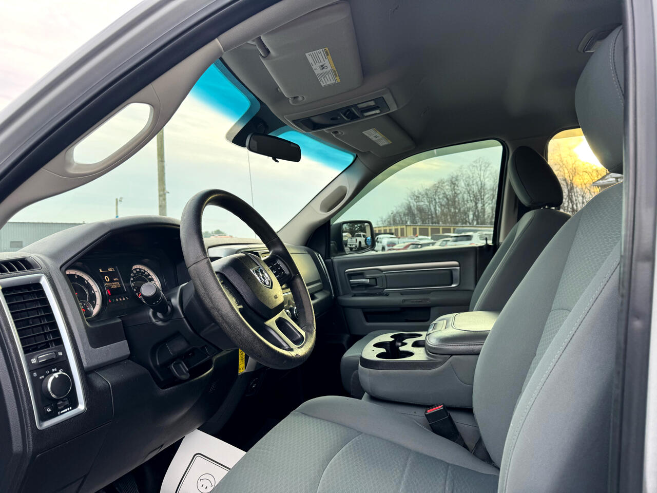 RAM 1500 SLT 4x4 Quad Cab 6'4" Box 2017