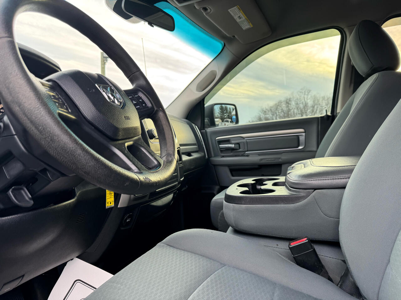 RAM 1500 SLT 4x4 Quad Cab 6'4" Box 2017