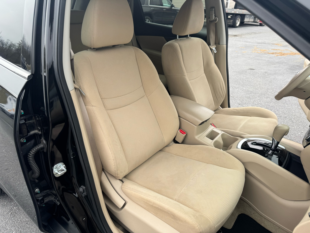 Nissan Rogue FWD 4dr SV 2015