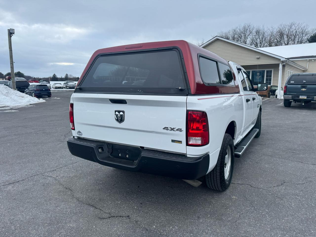 RAM 1500 4WD Quad Cab 140.5" Tradesman 2016