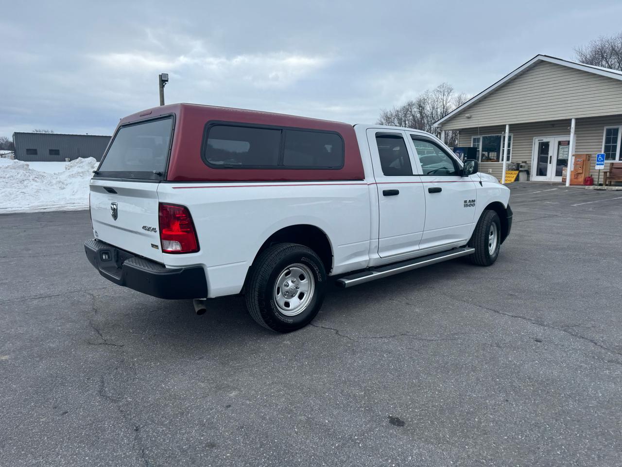 RAM 1500 4WD Quad Cab 140.5" Tradesman 2016