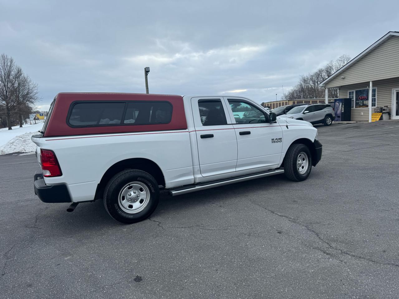RAM 1500 4WD Quad Cab 140.5" Tradesman 2016