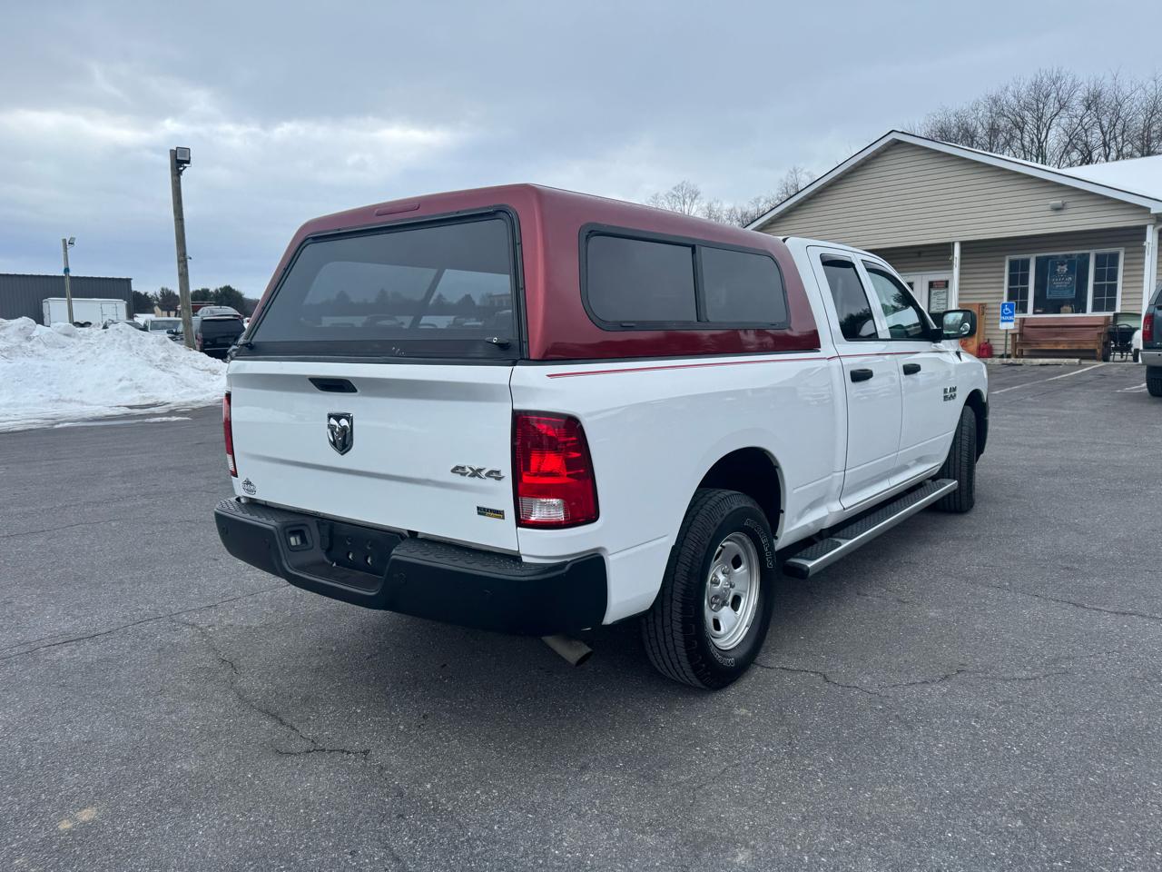 RAM 1500 4WD Quad Cab 140.5" Tradesman 2016