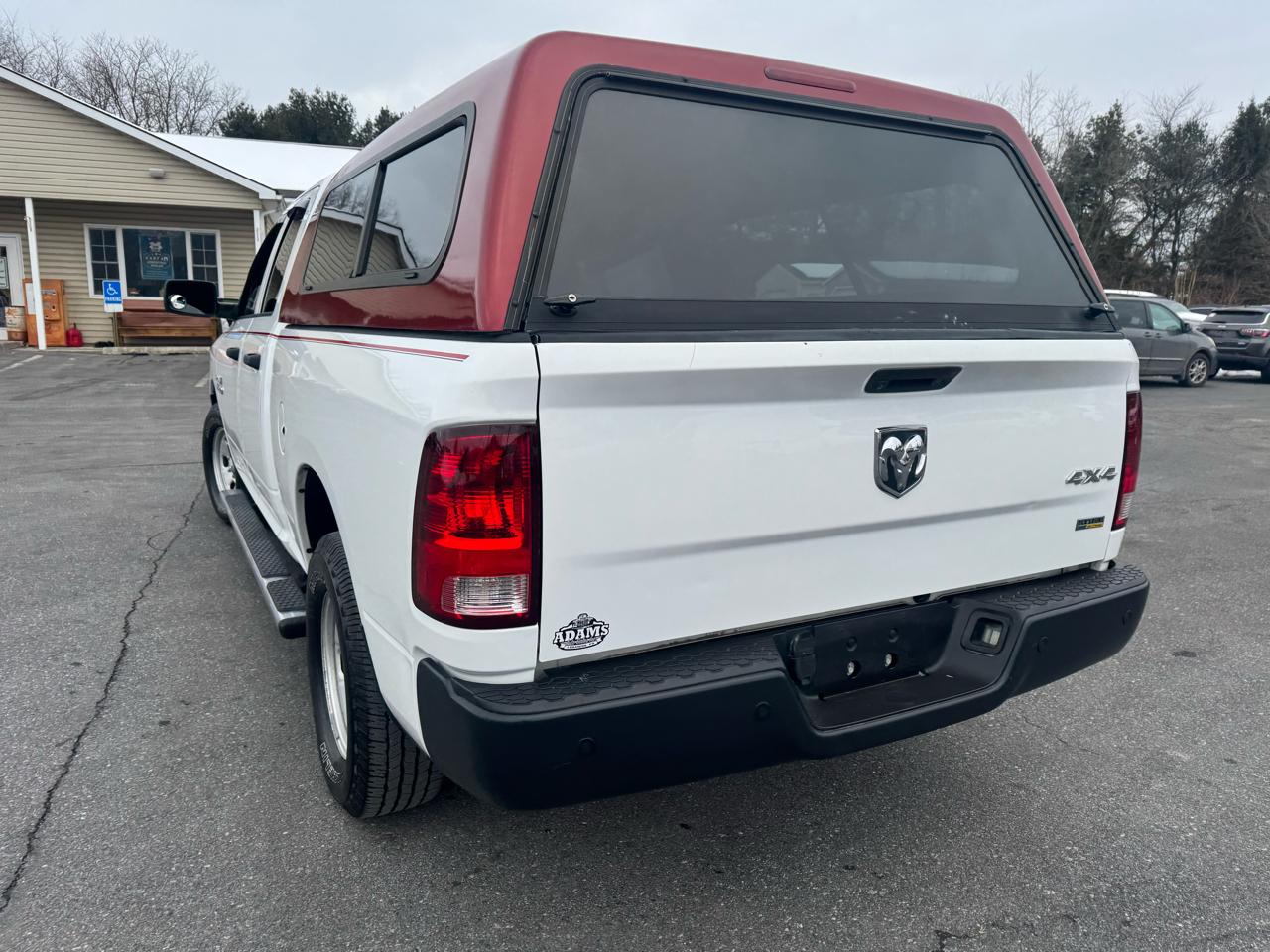 RAM 1500 4WD Quad Cab 140.5" Tradesman 2016