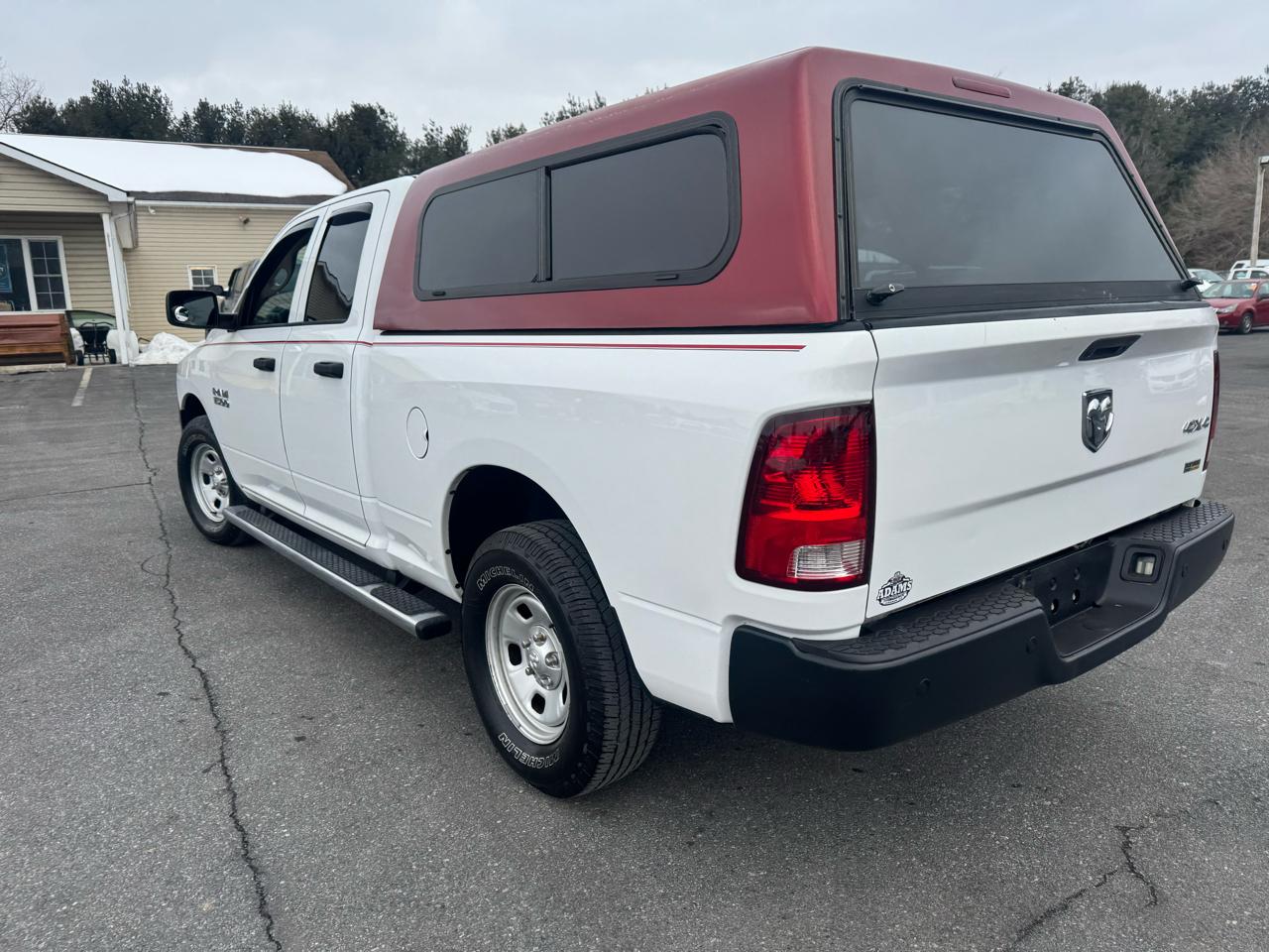 RAM 1500 4WD Quad Cab 140.5" Tradesman 2016