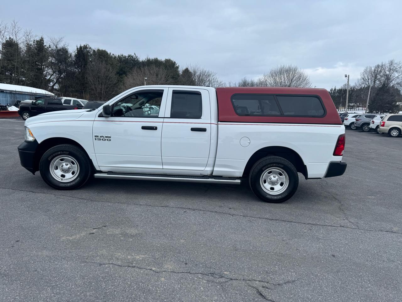 RAM 1500 4WD Quad Cab 140.5" Tradesman 2016