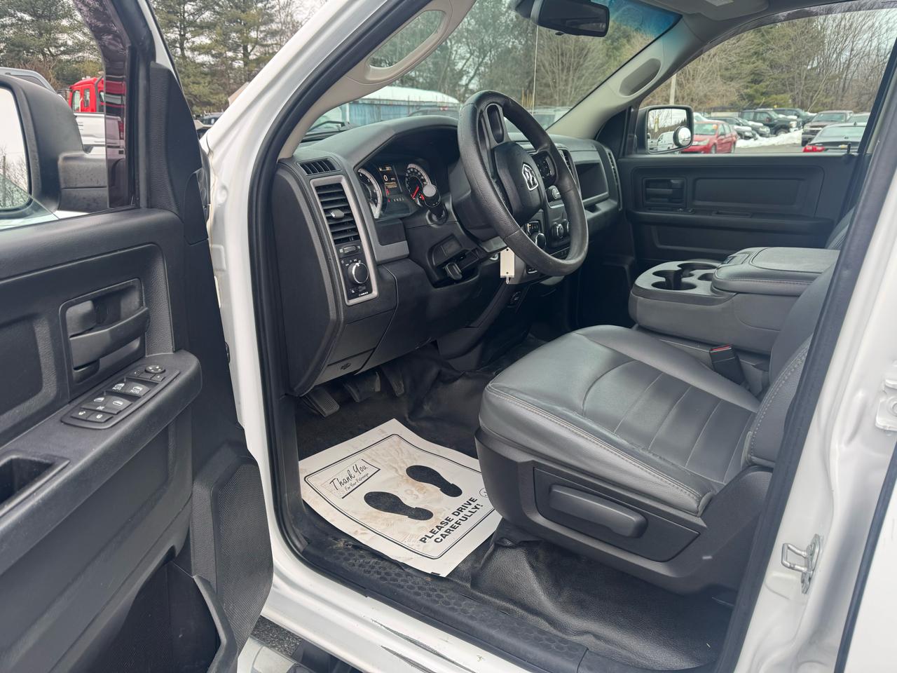 RAM 1500 4WD Quad Cab 140.5" Tradesman 2016