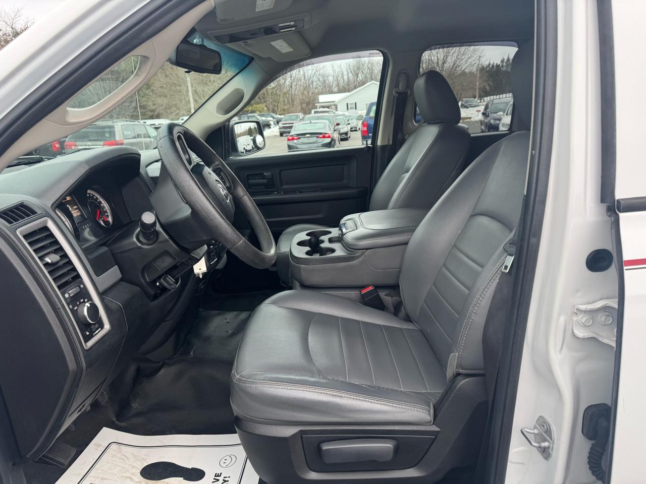 RAM 1500 4WD Quad Cab 140.5" Tradesman 2016