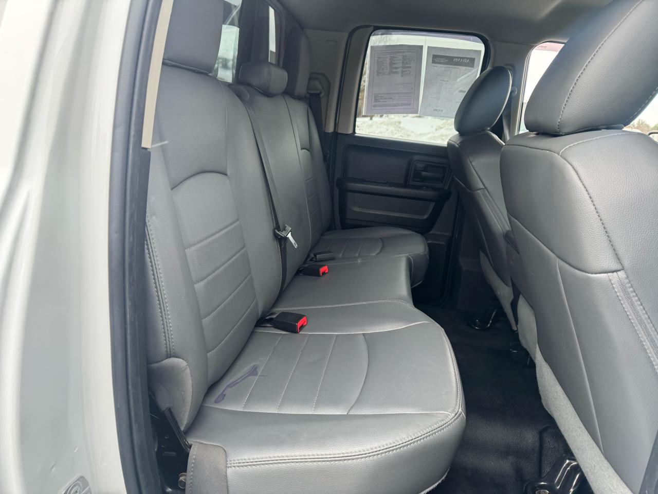 RAM 1500 4WD Quad Cab 140.5" Tradesman 2016