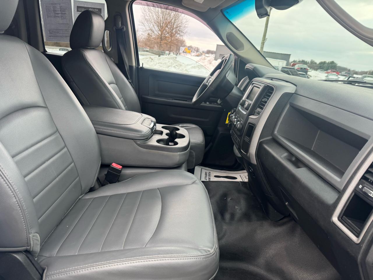 RAM 1500 4WD Quad Cab 140.5" Tradesman 2016