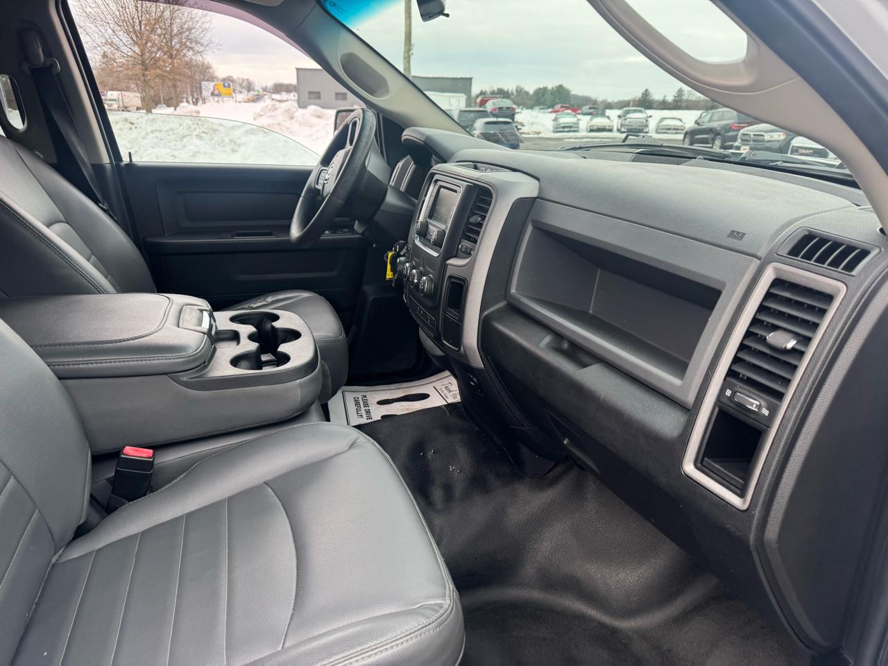 RAM 1500 4WD Quad Cab 140.5" Tradesman 2016