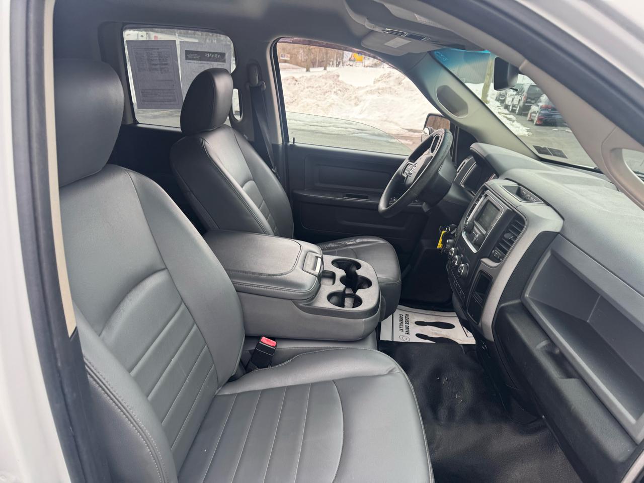 RAM 1500 4WD Quad Cab 140.5" Tradesman 2016