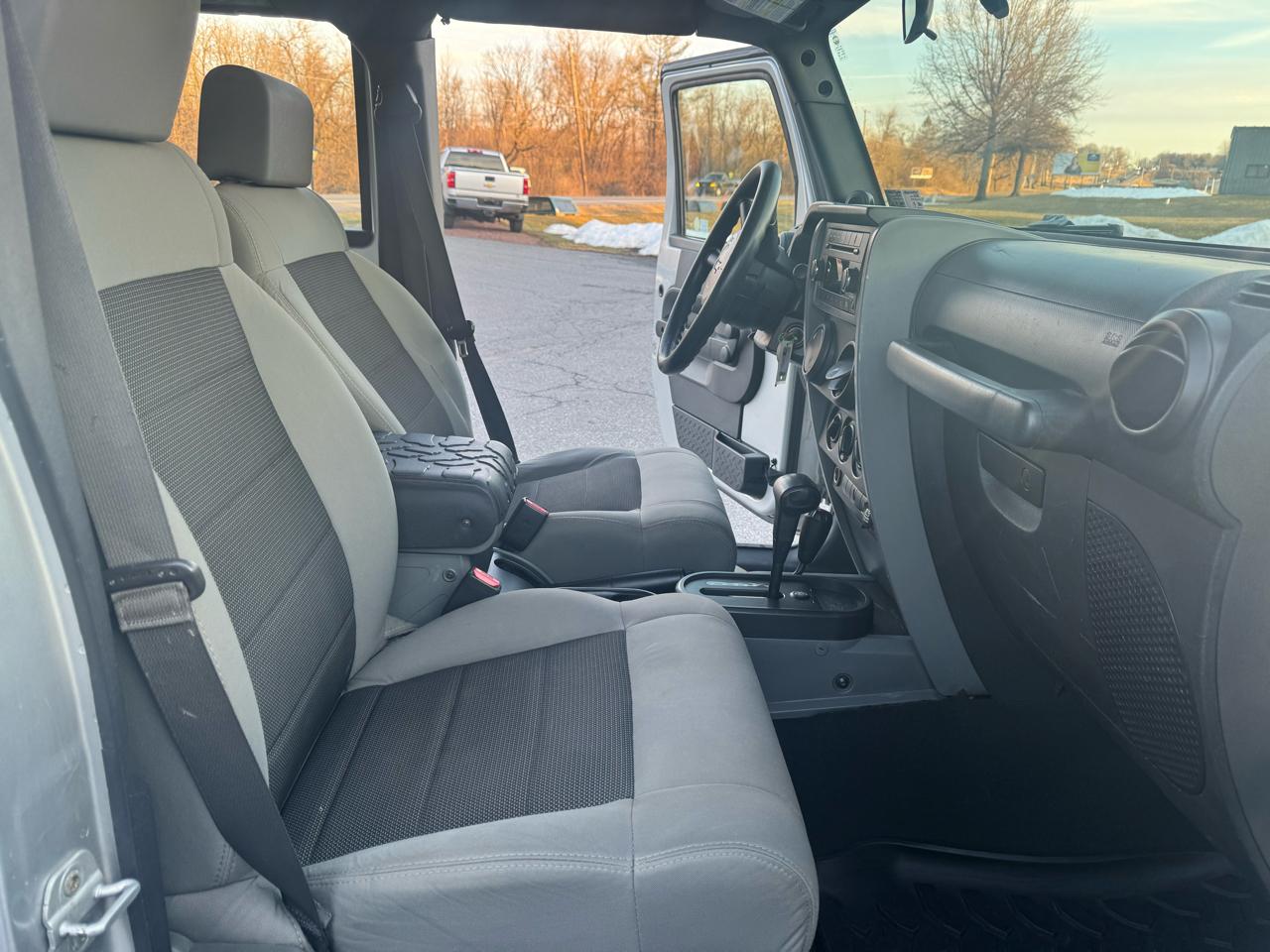 Jeep Wrangler 4WD 4dr Unlimited X 2008