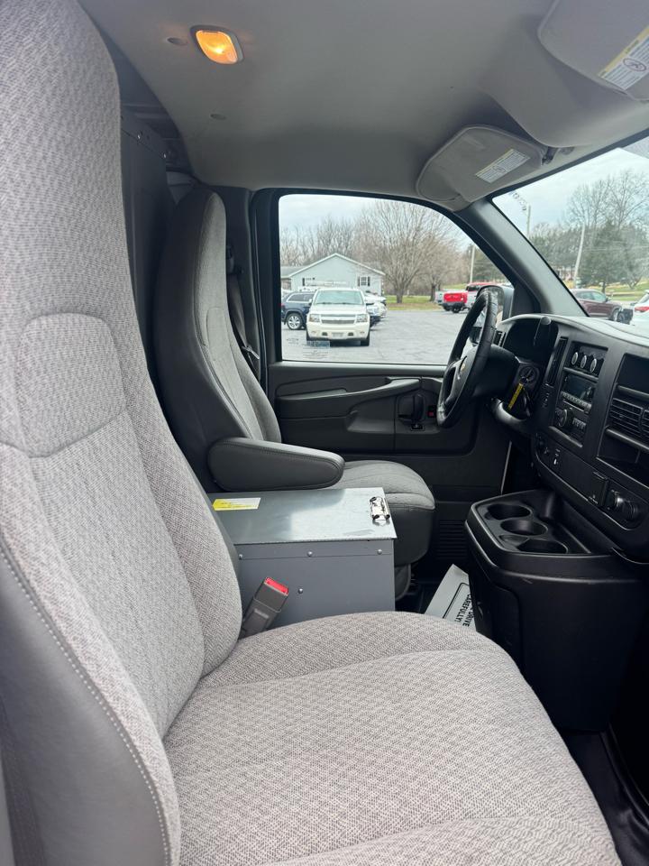 Chevrolet Express Cargo Van RWD 2500 135" 2015