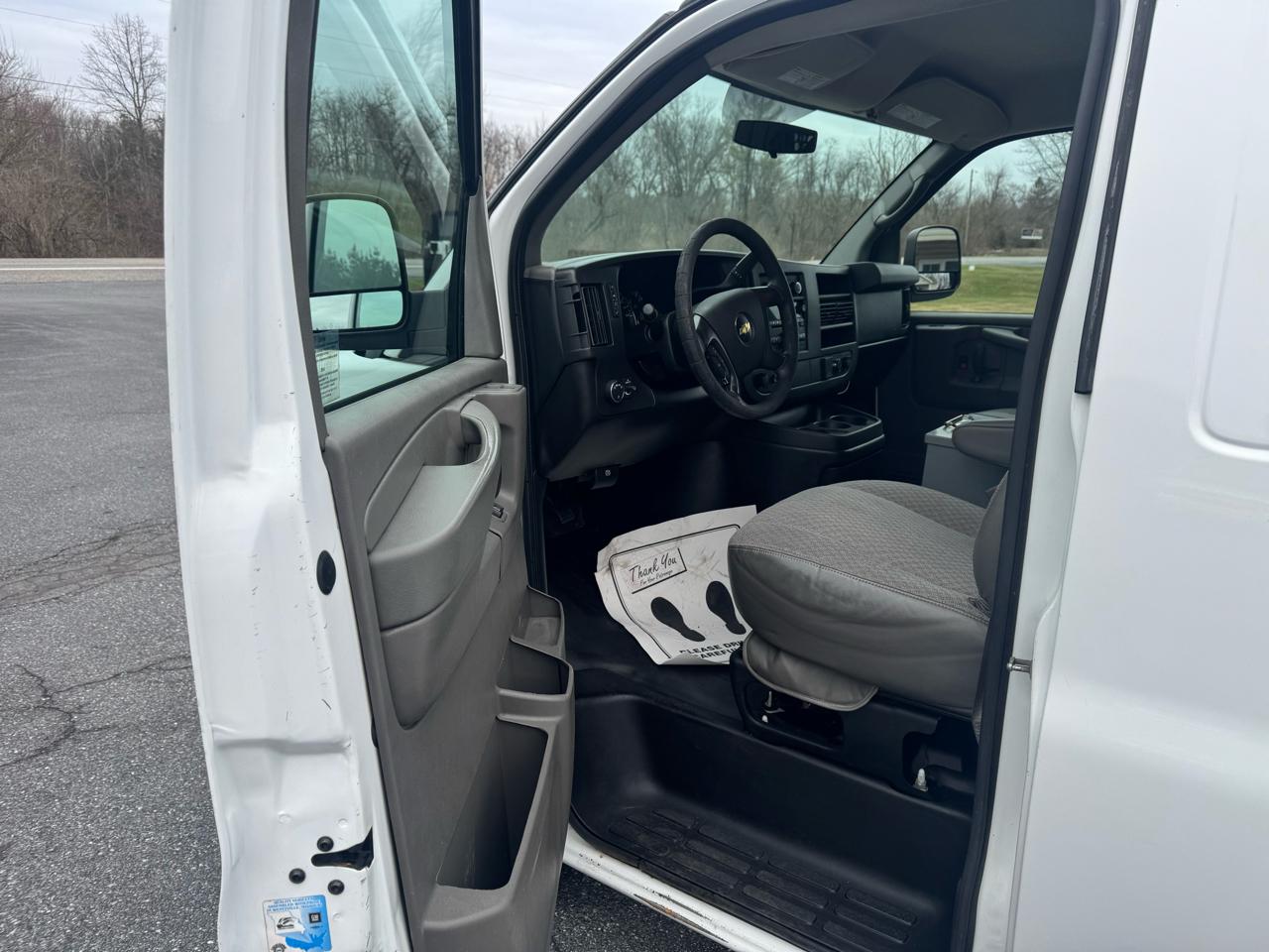 Chevrolet Express Cargo Van RWD 2500 135" 2015