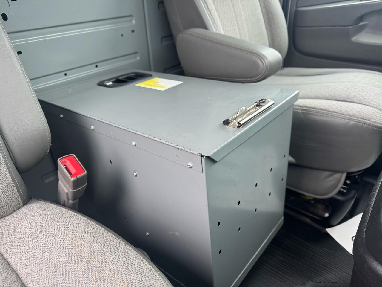 Chevrolet Express Cargo Van RWD 2500 135" 2015